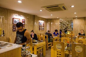 Golden Art Hotel