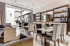 1828 Smart Hotel