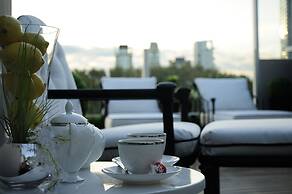 1828 Smart Hotel