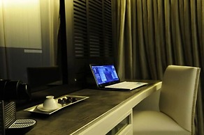 1828 Smart Hotel