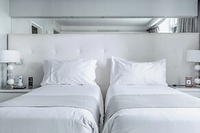 1828 Smart Hotel