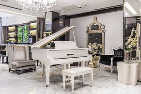 1828 Smart Hotel