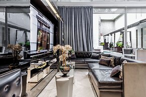 1828 Smart Hotel