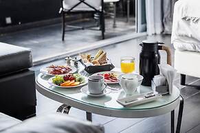 1828 Smart Hotel
