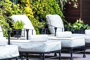 1828 Smart Hotel