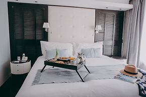 1828 Smart Hotel