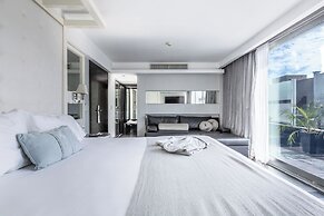 1828 Smart Hotel