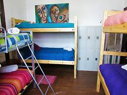 Casa Volante Hostal - Hostel