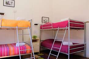 Casa Volante Hostal - Hostel