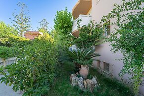 Golden Rose Suites