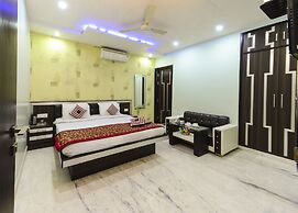 MD 9 Star Hotel