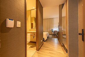 Hampton By Hilton Cartagena