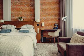 Bristol Tradition and Luxury