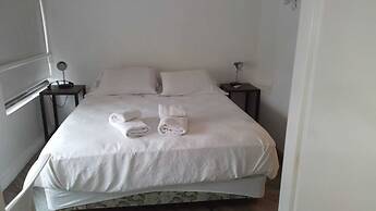BA Stop Hotel House