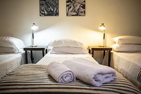 BA Stop Hotel House