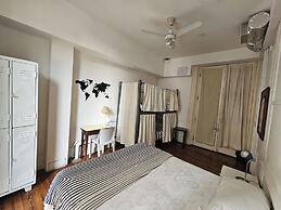 BA Stop Hotel House