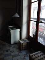 BA Stop Hotel House