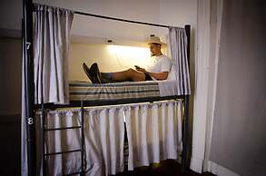 BA Stop Hotel House