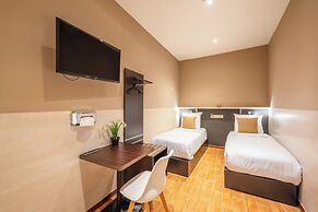 Hotel Barry