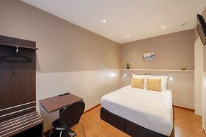 Hotel Barry