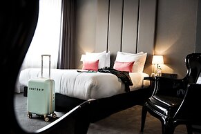 Hotel Glow