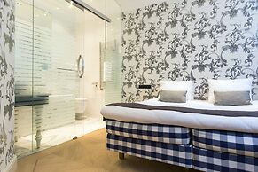 The Amsterdam Canal Hotel