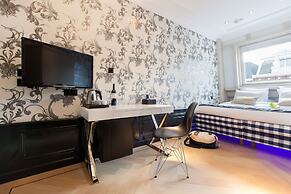 The Amsterdam Canal Hotel