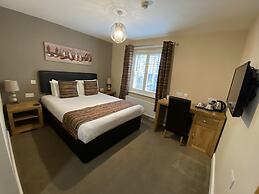 The Three Horseshoes Hotel
