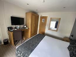 The Three Horseshoes Hotel