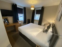 The Three Horseshoes Hotel