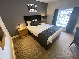 The Three Horseshoes Hotel