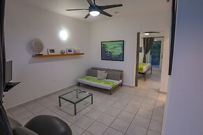 Casa Verde Hotel - Steps to the Beach | Pool, Restaurant & Bar