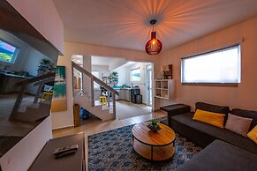 Casa Verde Hotel - Steps to the Beach | Pool, Restaurant & Bar