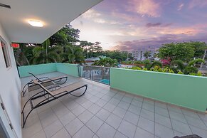 Casa Verde Hotel - Steps to the Beach | Pool, Restaurant & Bar
