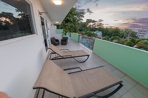 Casa Verde Hotel - Steps to the Beach | Pool, Restaurant & Bar
