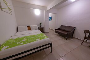 Casa Verde Hotel - Steps to the Beach | Pool, Restaurant & Bar