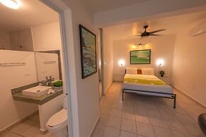 Casa Verde Hotel - Steps to the Beach | Pool, Restaurant & Bar