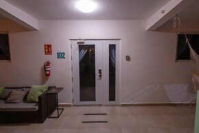 Casa Verde Hotel - Steps to the Beach | Pool, Restaurant & Bar