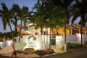 Casa Verde Hotel - Steps to the Beach | Pool, Restaurant & Bar