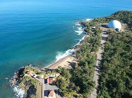 Casa Verde Hotel - Steps to the Beach | Pool, Restaurant & Bar