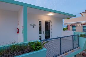 Casa Verde Hotel - Steps to the Beach | Pool, Restaurant & Bar