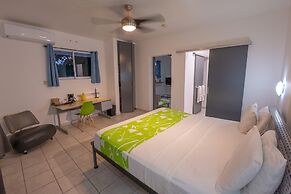 Casa Verde Hotel - Steps to the Beach | Pool, Restaurant & Bar