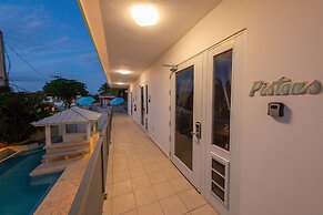 Casa Verde Hotel - Steps to the Beach | Pool, Restaurant & Bar
