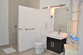 Casa Verde Hotel - Steps to the Beach | Pool, Restaurant & Bar