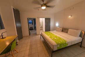 Casa Verde Hotel - Steps to the Beach | Pool, Restaurant & Bar