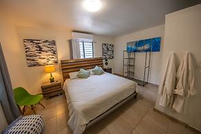 Casa Verde Hotel - Steps to the Beach | Pool, Restaurant & Bar