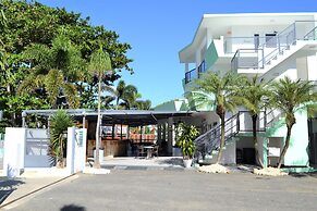 Casa Verde Hotel - Steps to the Beach | Pool, Restaurant & Bar