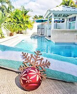 Casa Verde Hotel - Steps to the Beach | Pool, Restaurant & Bar