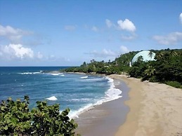 Casa Verde Hotel - Steps to the Beach | Pool, Restaurant & Bar