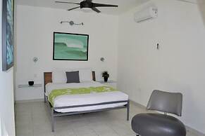Casa Verde Hotel - Steps to the Beach | Pool, Restaurant & Bar